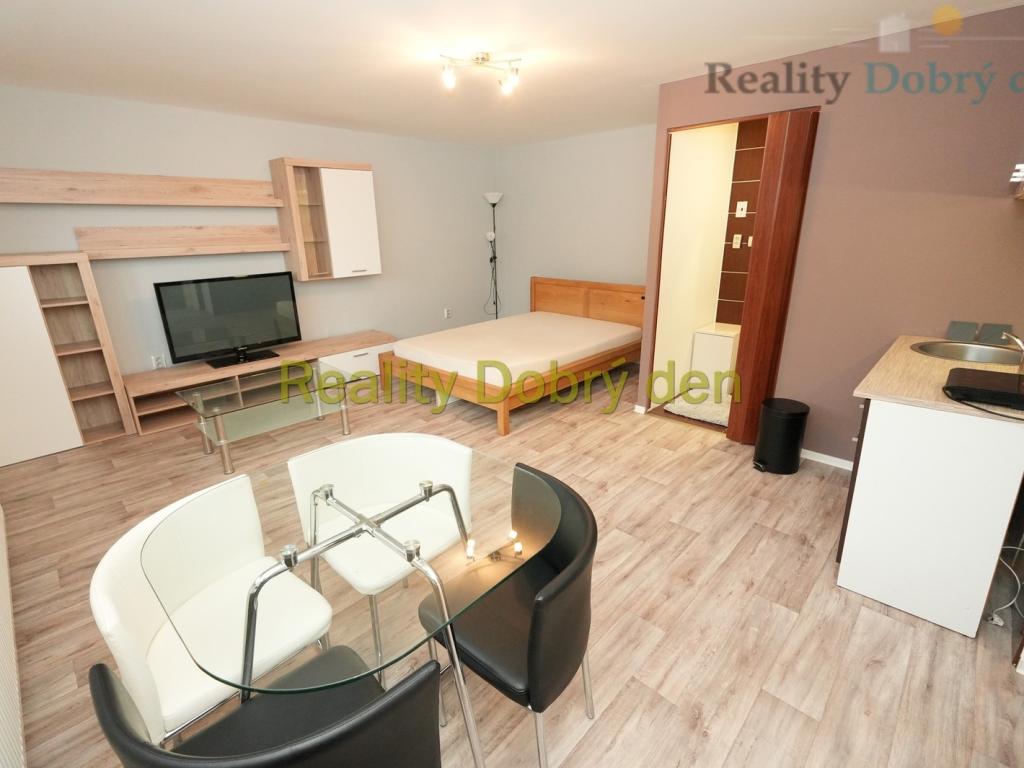 Pronájem 1+kk, Opava - Hobzíkova, 8000 Kč, 27 m2