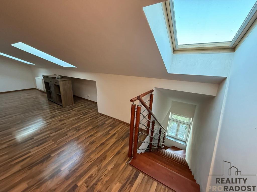 Pronájem bytu 2+kk 60 m2