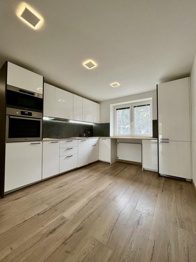 Pronájem 2+1, Ostrava - Abramovova, 13900 Kč, 48