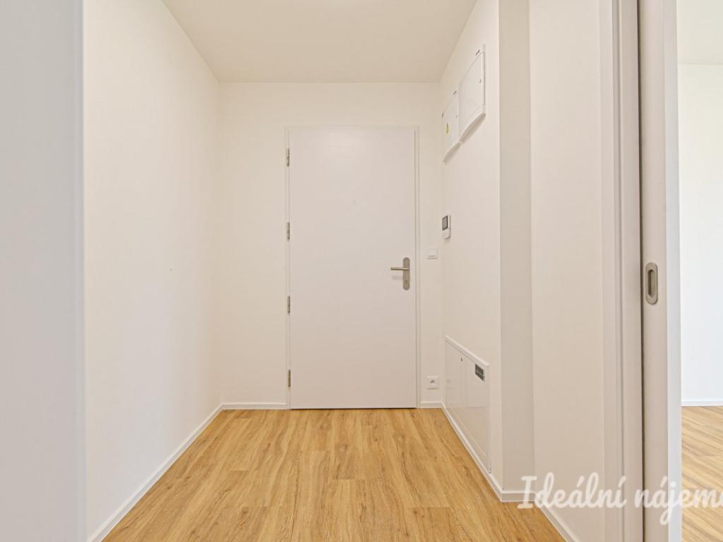 Pronájem bytu 1+kk 37 m² – další