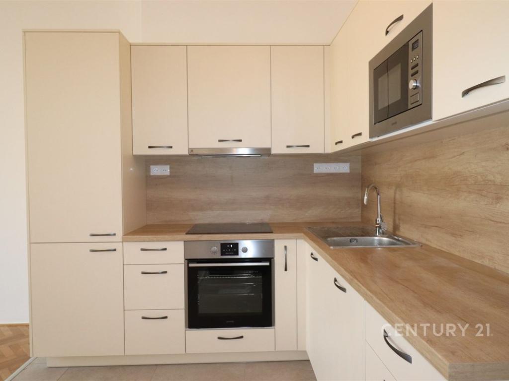 Pronájem bytu 3+kk 79 m2