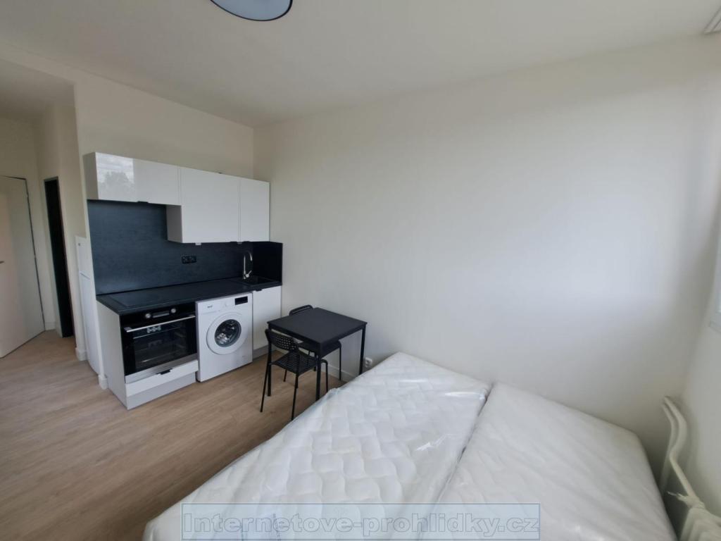 Pronájem bytu 1+kk 32 m2