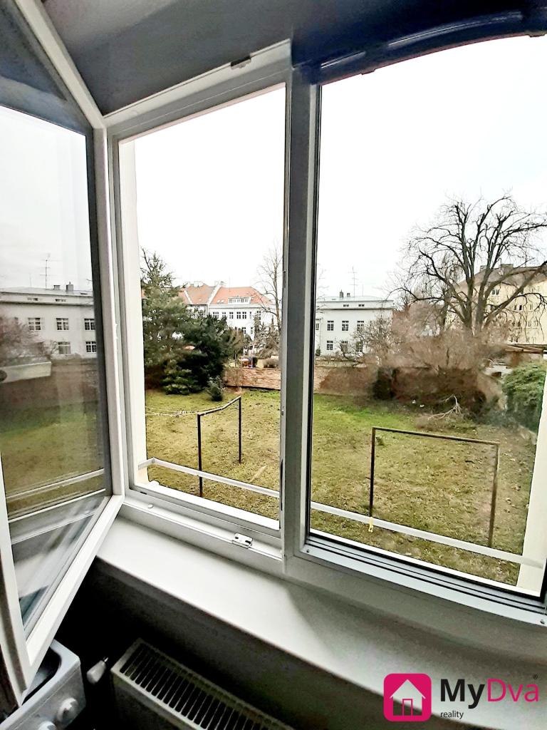 Pronájem bytu 1+1 38 m2