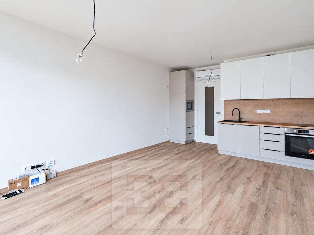 Pronájem bytu 1+kk 32 m2, Praha – náhled fotky 6