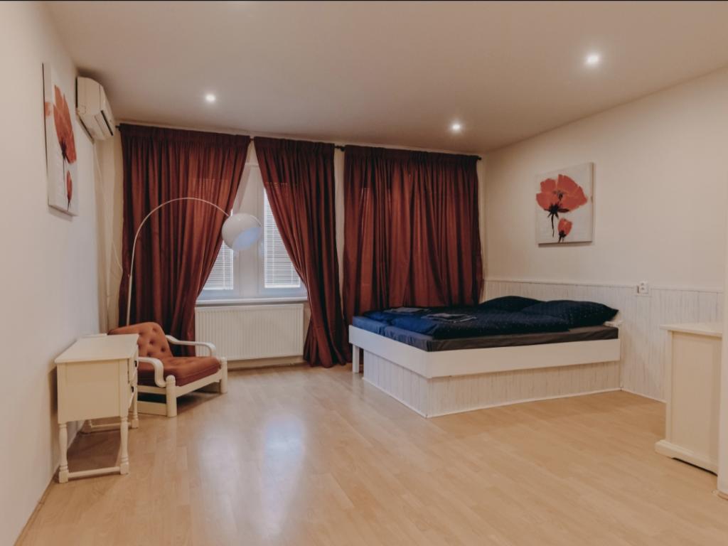 Pronájem bytu 2+1 145 m2