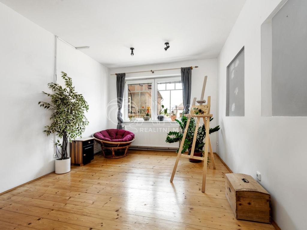 Listing 1