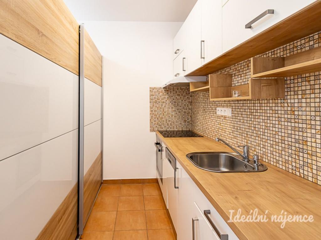 Pronájem bytu 1+kk 32 m2