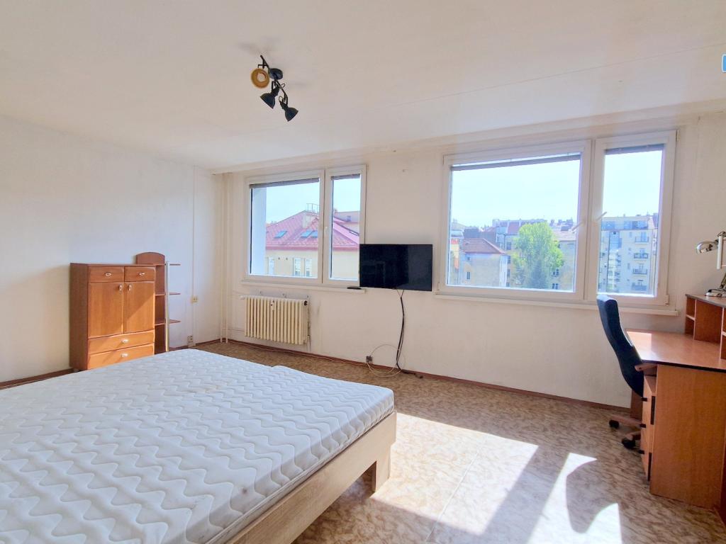 Pronájem bytu 1+kk 38 m2