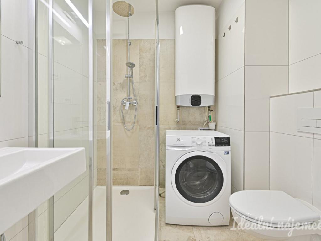 Pronájem bytu 1+kk 28 m2