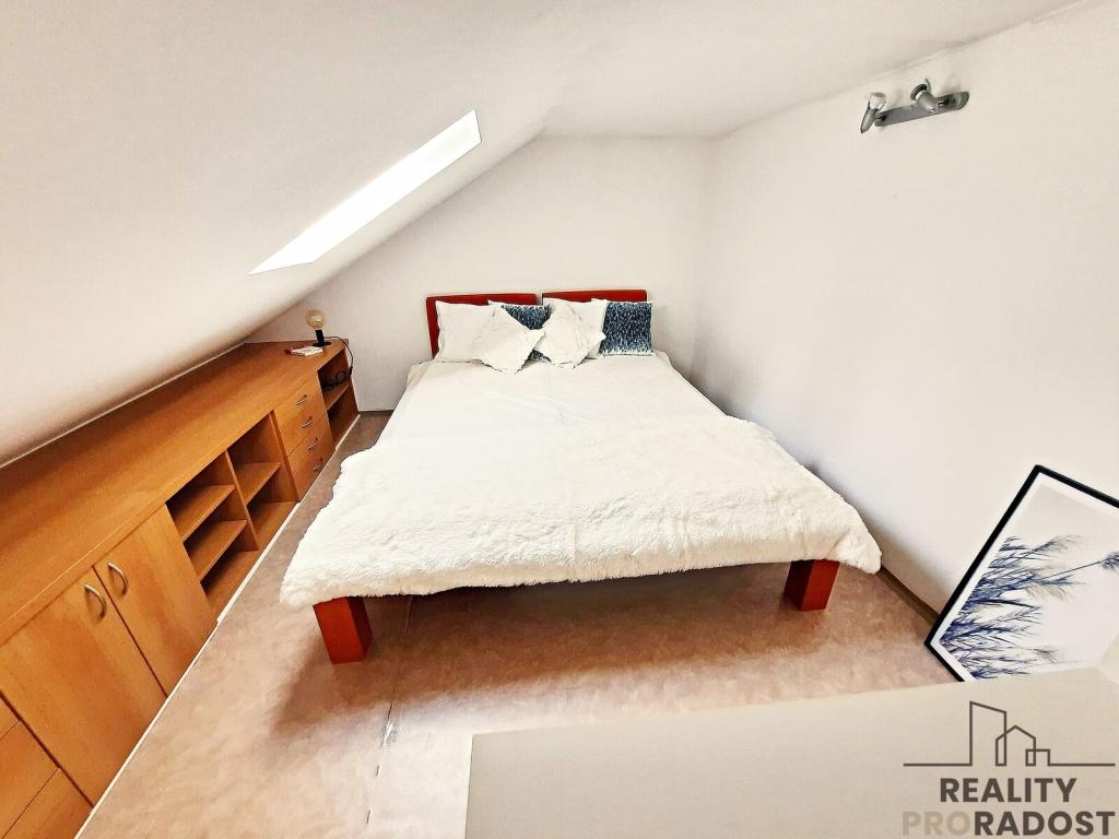 Pronájem bytu 1+1 40 m2