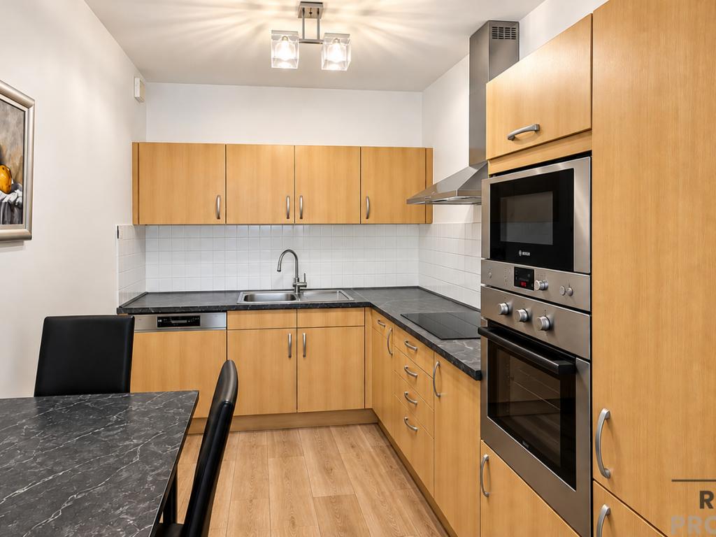 Pronájem bytu 3+kk 91 m2, Praha – náhled fotky 9