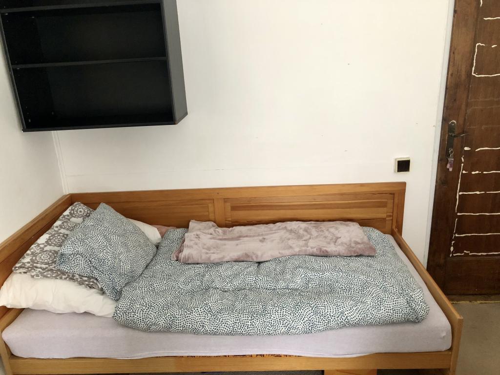 Pronajem bytu celý pokoj 12 m2