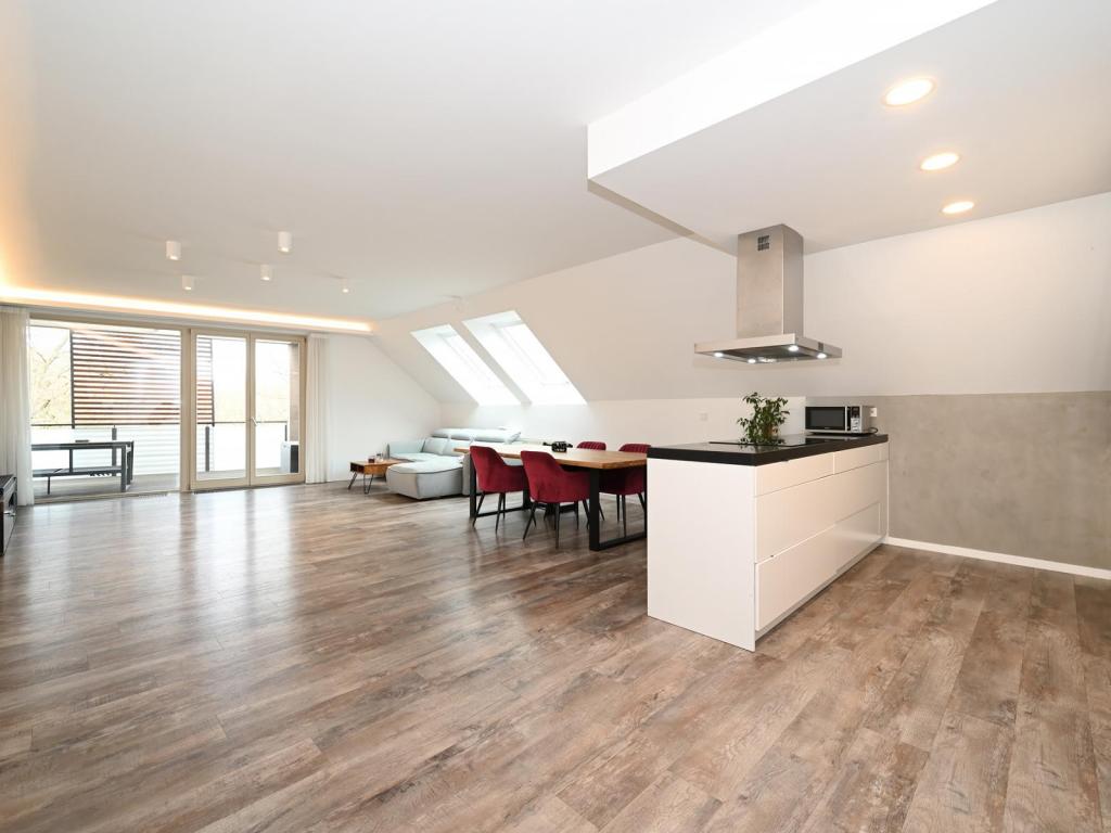 Pronájem bytu 4+kk 142 m2
