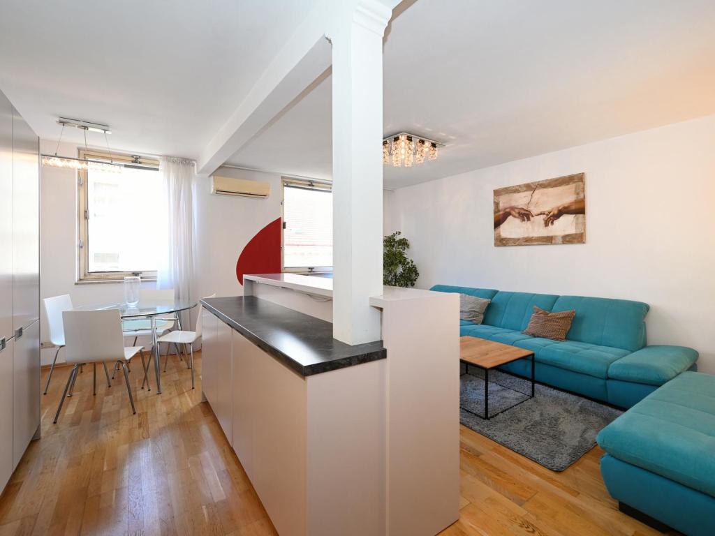 Pronájem bytu 5+kk 186 m2