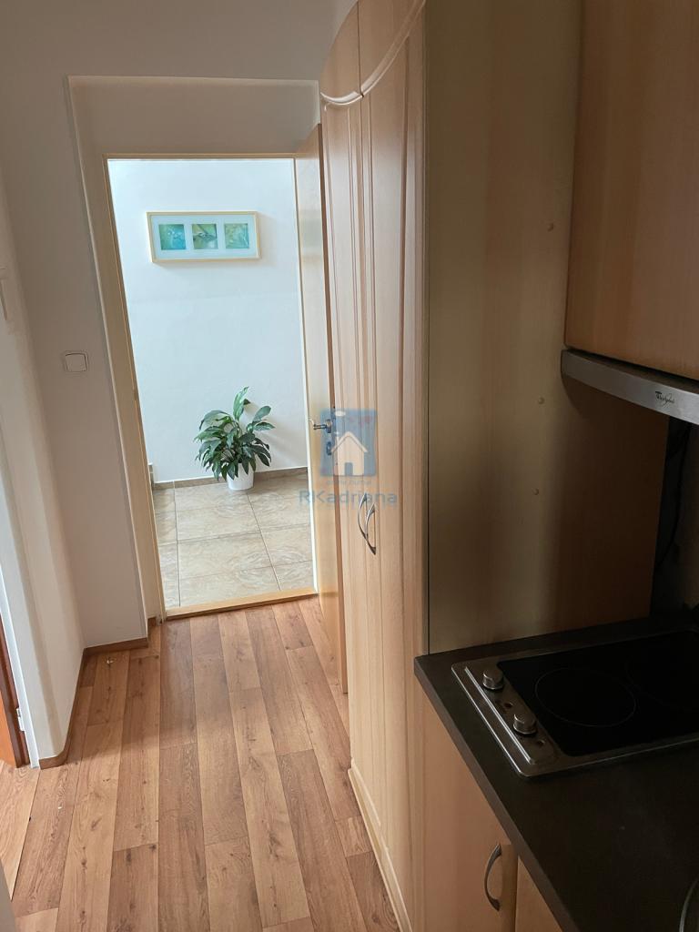 Pronájem bytu 2+kk 30 m2, Praha – náhled fotky 9
