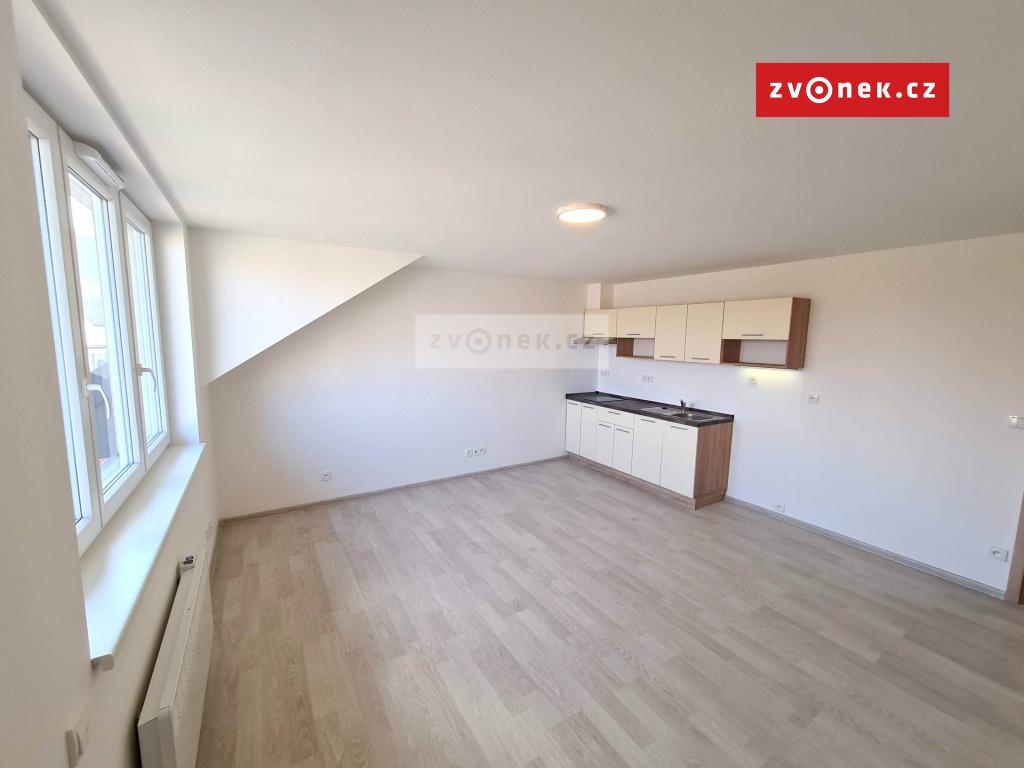 Pronájem 1+kk, Zlín - Švermova, 12100 Kč, 30 m2