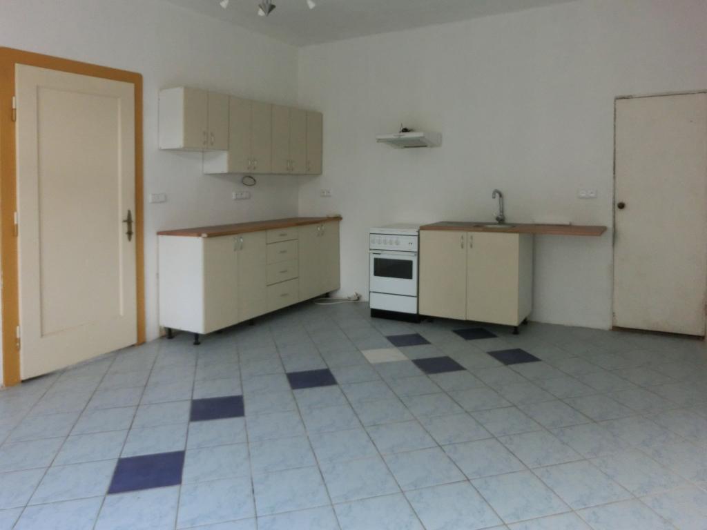 Pronajem bytu 2+1 80 m2