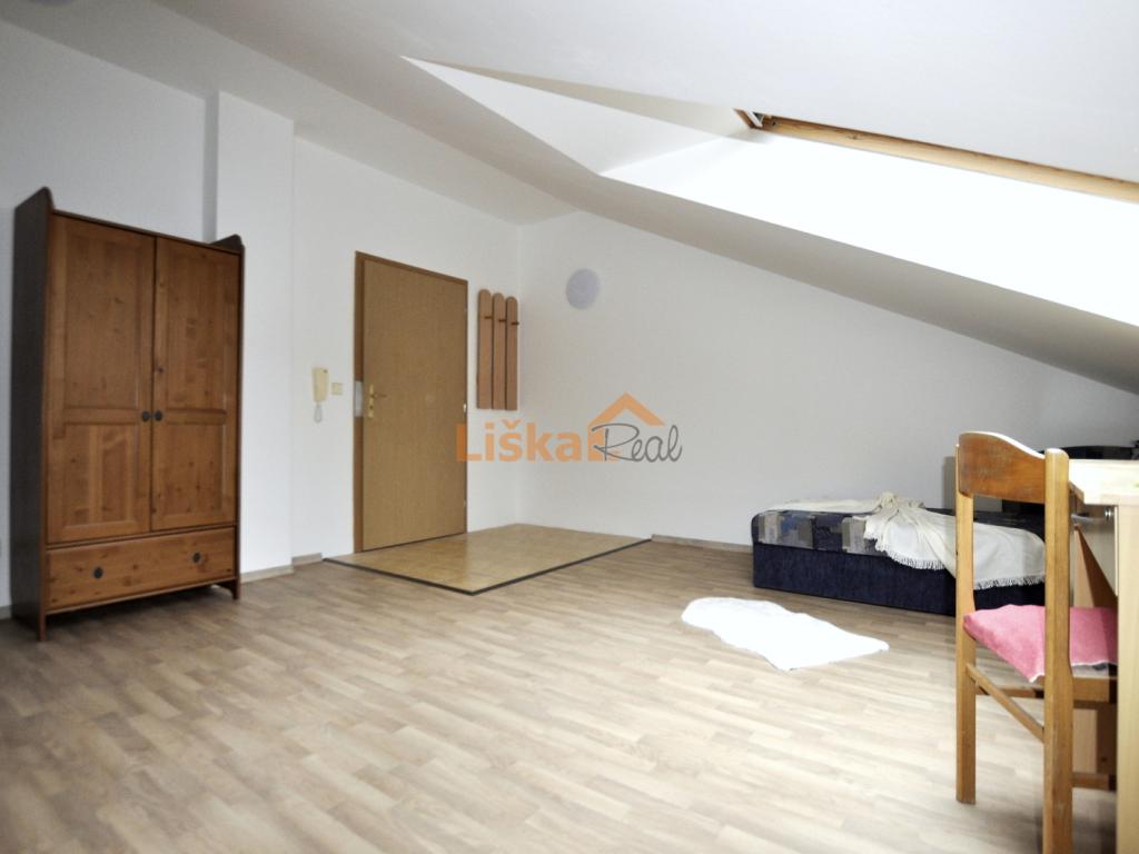 Pronájem bytu 1+kk 28 m2