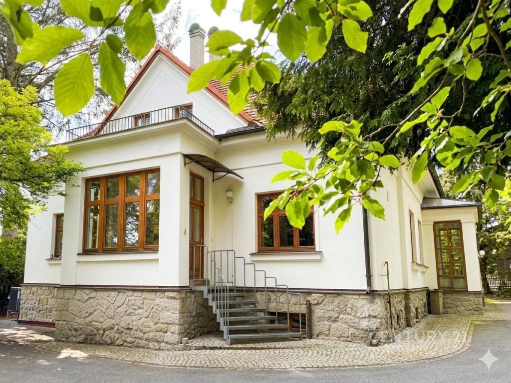 Pronájem domu 450 m2