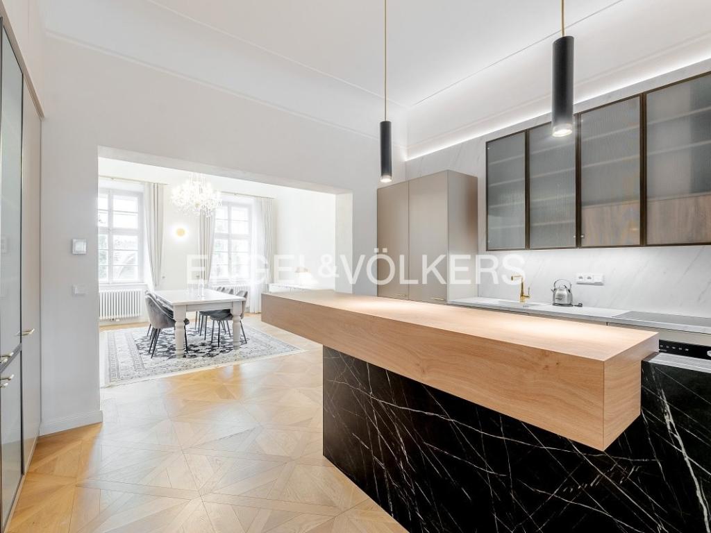 Pronájem bytu 4+kk 161 m2
