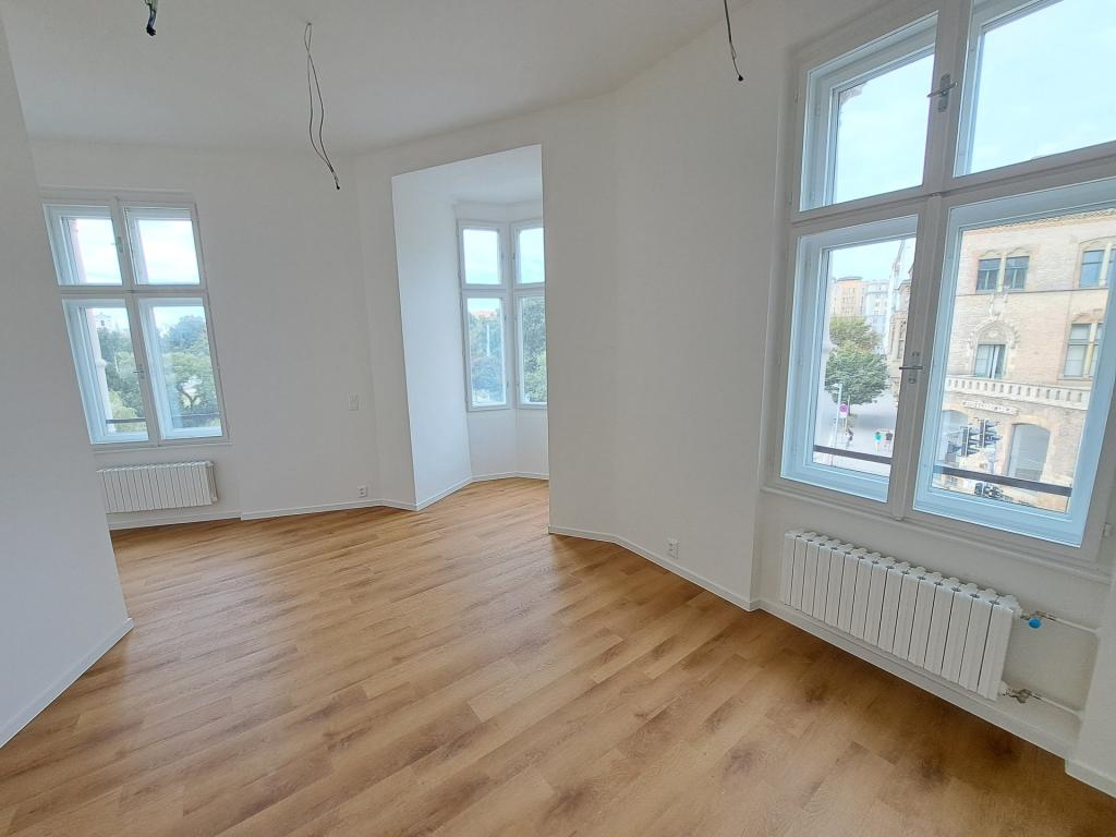 Pronájem bytu 1+kk 38 m2