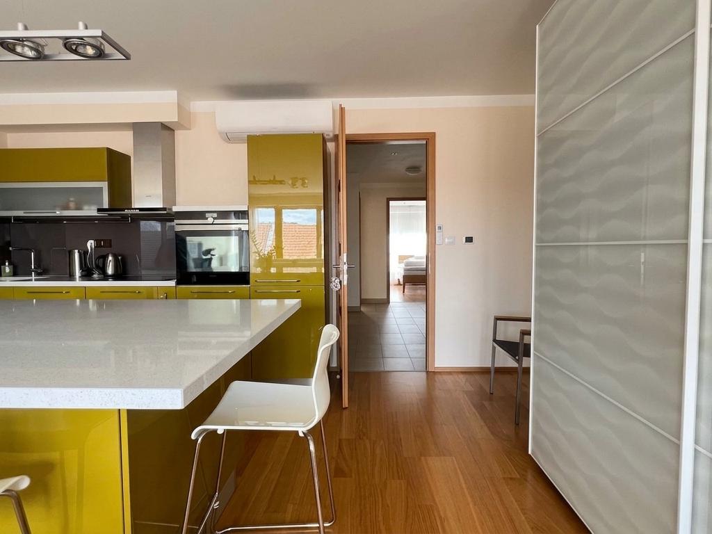 Pronájem bytu 3+kk 75 m2