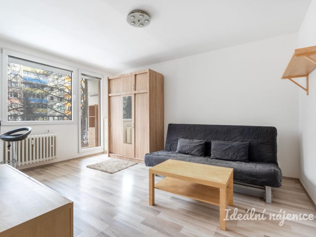 1-room apartment for rent · 26 m² · Praha — 701 €/mo