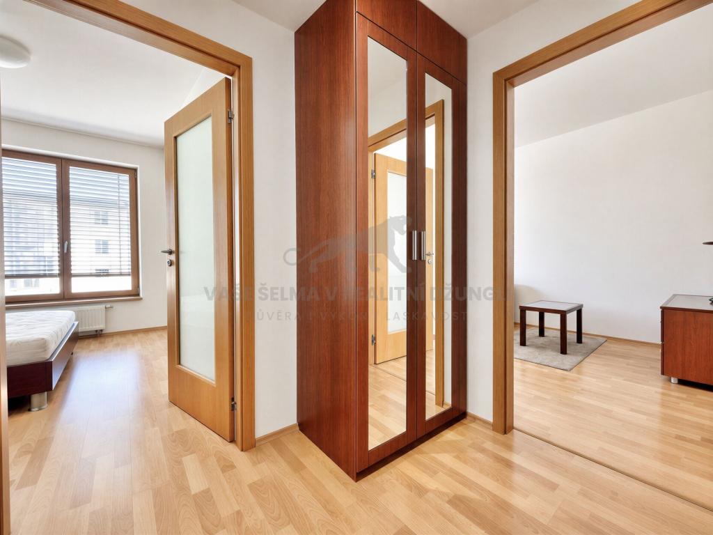 Pronájem bytu 2+kk 45 m2, Praha – náhled fotky 18