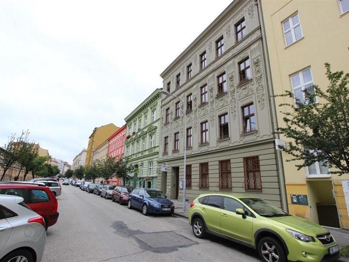 Pronájem bytu pokoj 28 m2