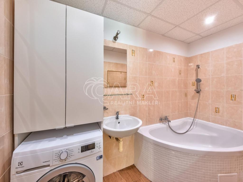 Prodej bytu 2+1 39 m2, Praha – náhled fotky 12