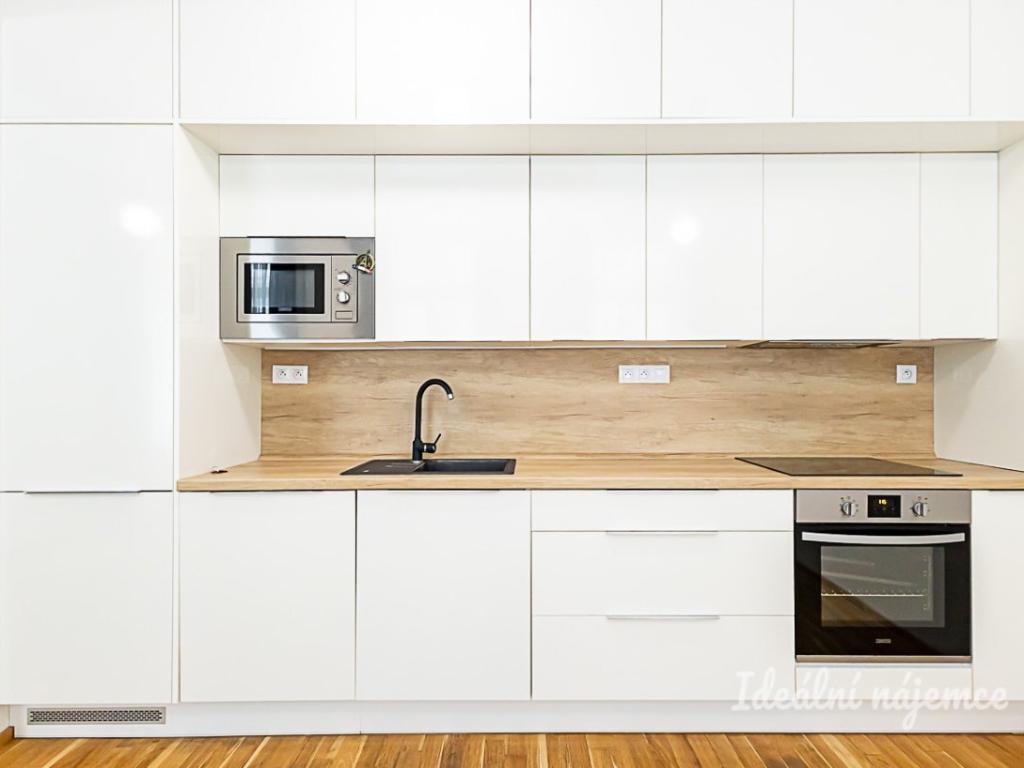 Pronájem bytu 1+kk 32 m2