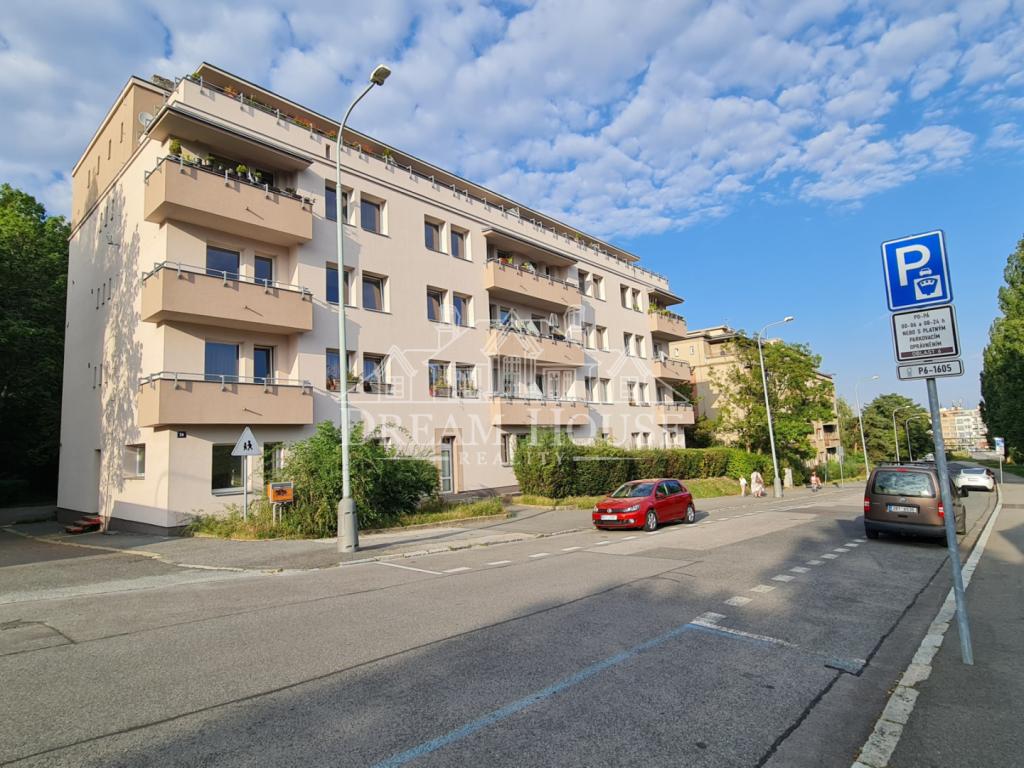 Pronájem bytu 2+1 75 m2, Praha – náhled fotky 16