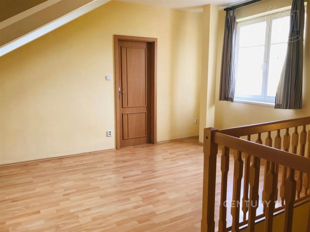 Pronájem bytu 2+kk 80 m2