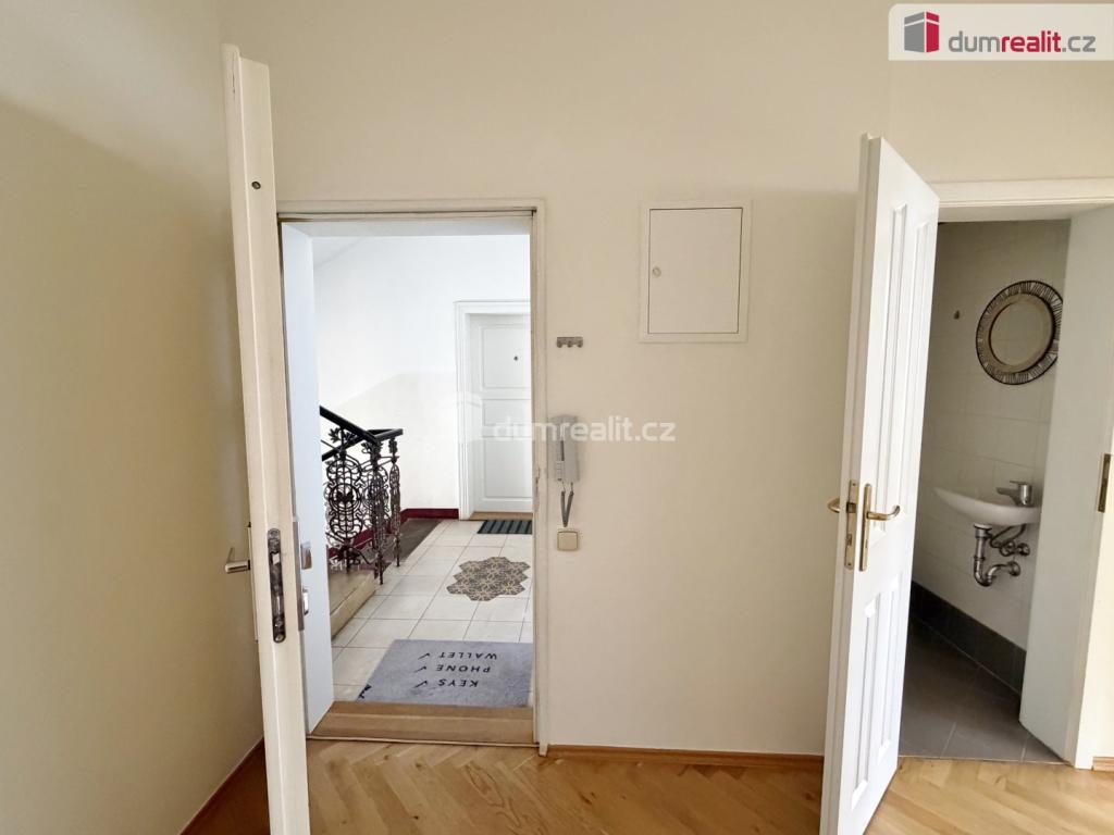 Pronájem bytu 2+kk 84 m2, Praha – náhled fotky 14