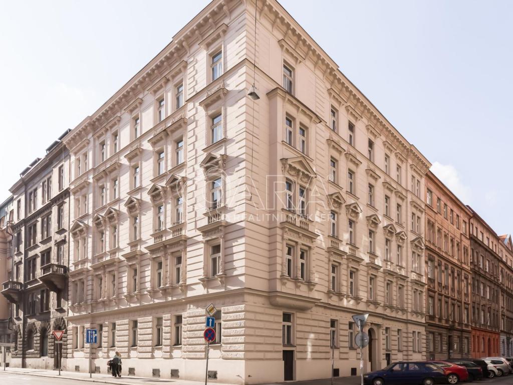 Pronájem bytu 3+1 108 m2, Praha – náhled fotky 19