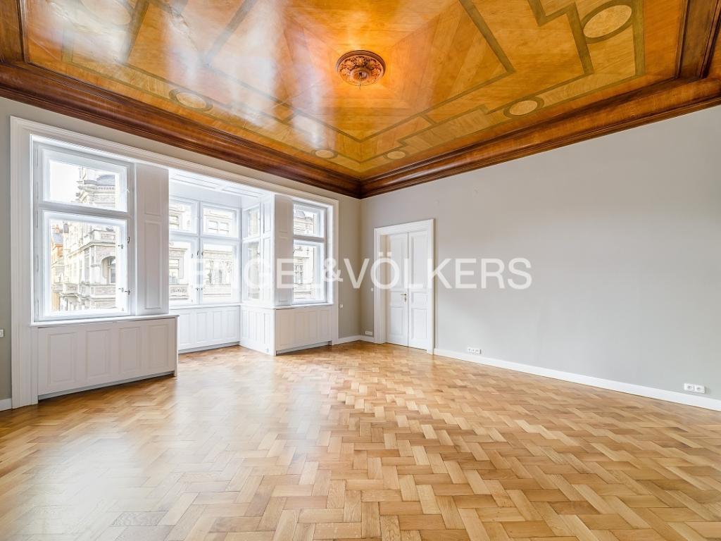 Pronájem bytu 6 a více 285 m2