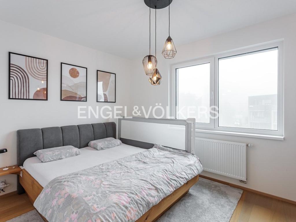 Pronájem bytu 3+kk 79 m² – pohled 6