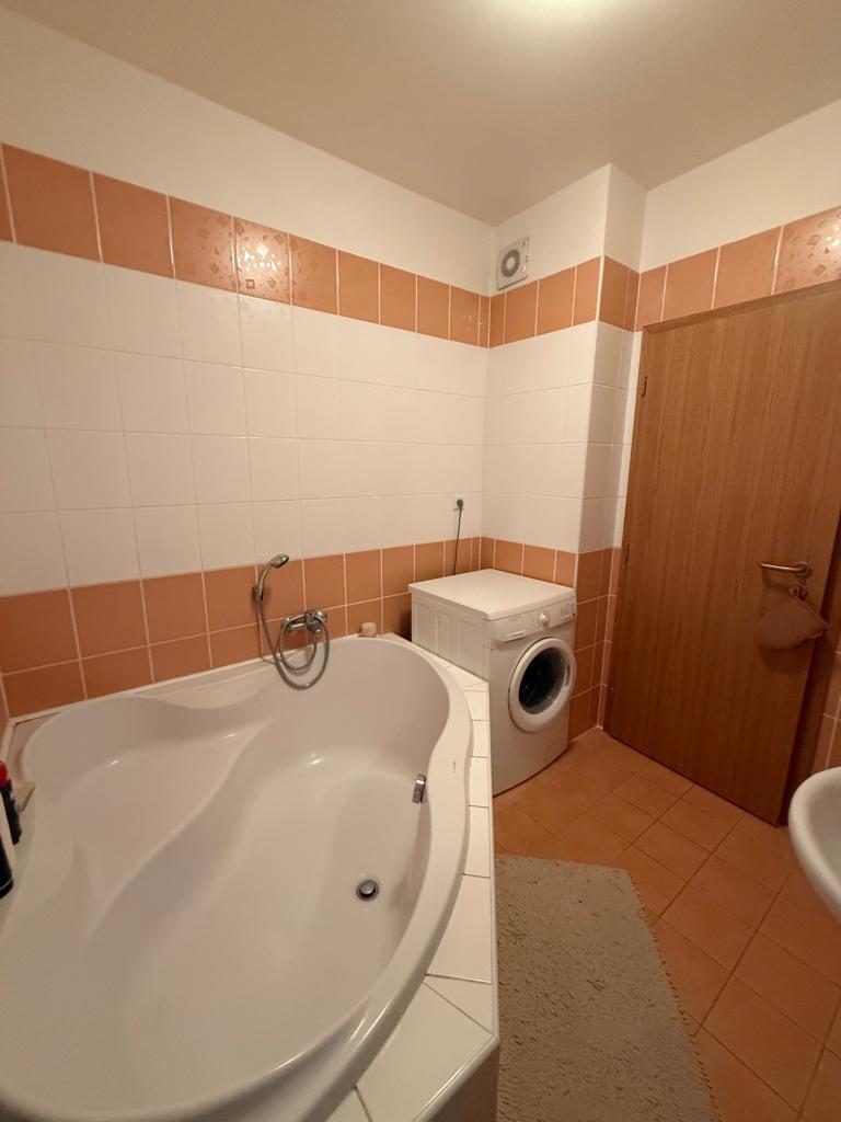 Pronájem bytu 2+kk 62 m² – pohled 6
