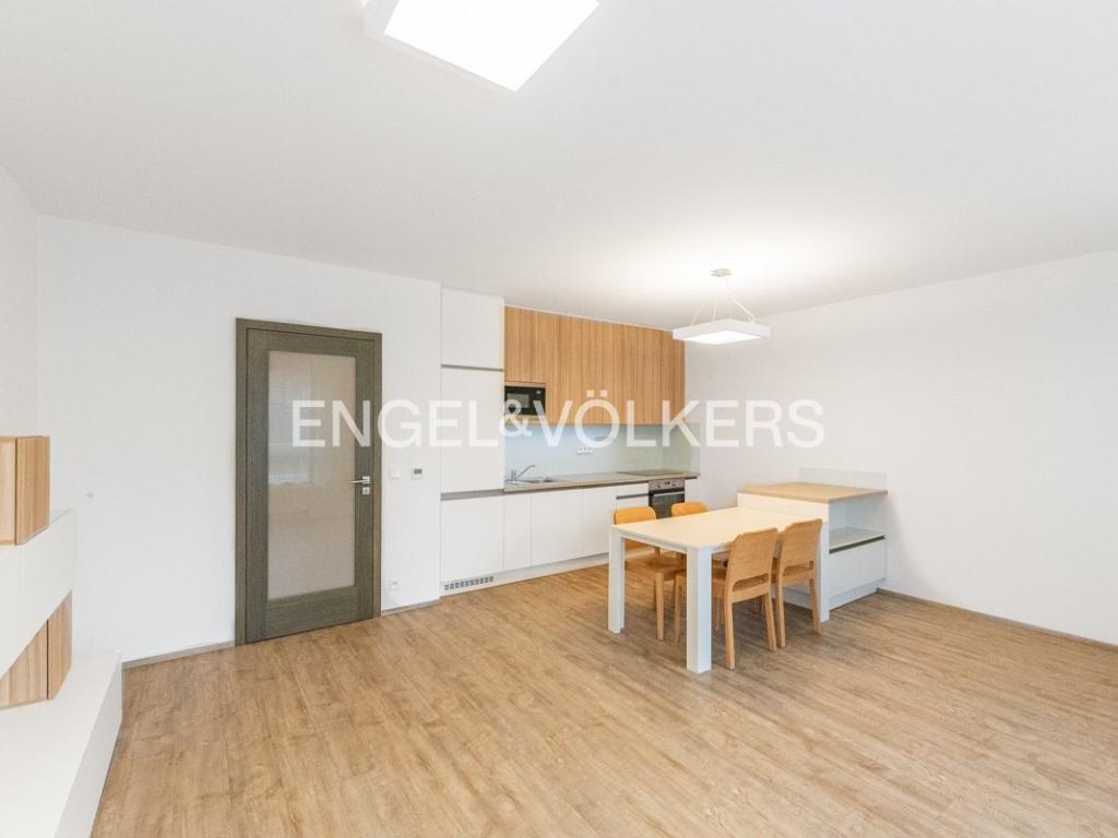 Pronájem bytu 2+kk 70 m2