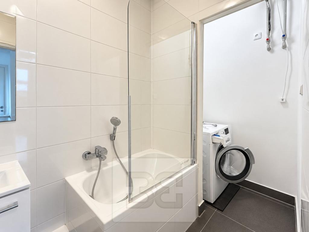 Pronájem bytu 1+kk 27 m2, Praha – náhled fotky 9