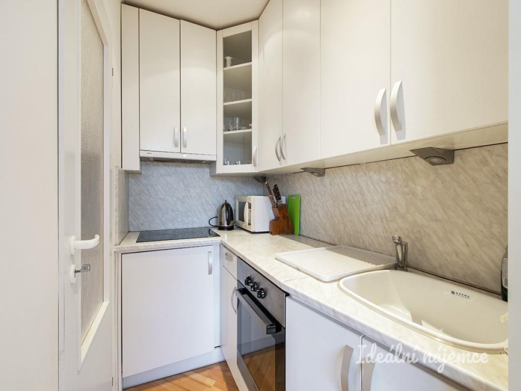 Pronájem bytu 1+kk 35 m2