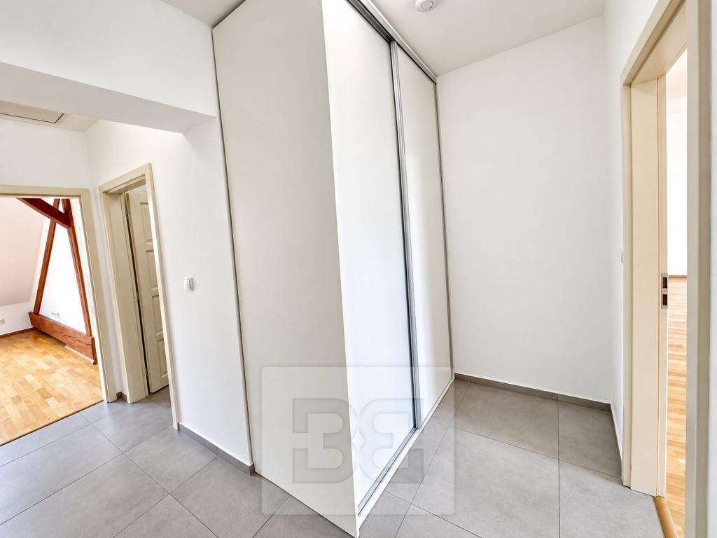 Pronájem bytu 2+kk 72 m2, Praha – náhled fotky 16