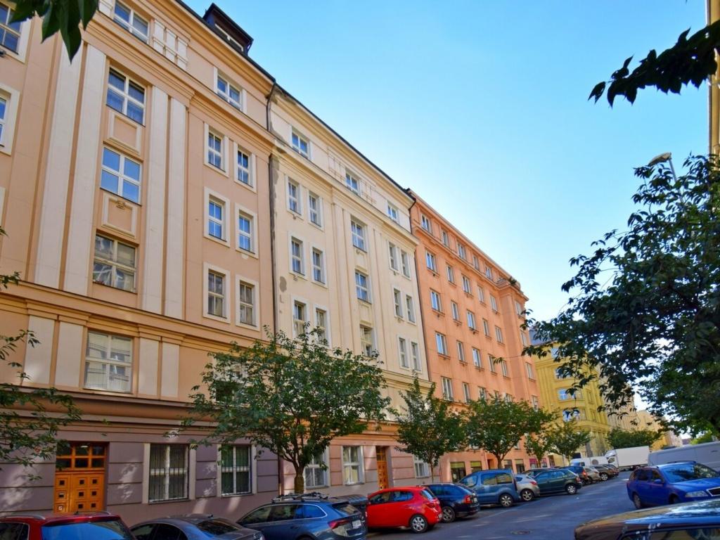 Pronájem bytu 1+1 62 m2, Praha – náhled fotky 7
