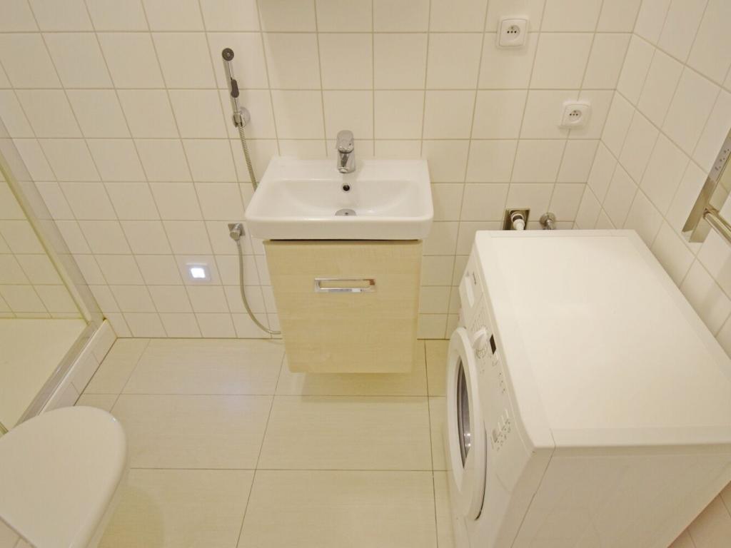 Pronájem bytu 1+kk 23 m2, Praha – náhled fotky 2