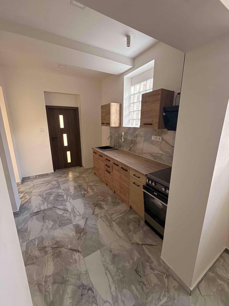 3-room apartment for rent · 80 m² · Olomouc — 823 €/mo