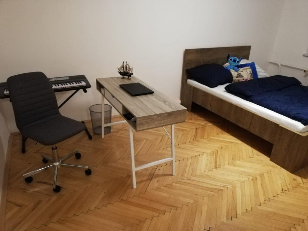 Spolubydleni bytu celý pokoj 16 m2
