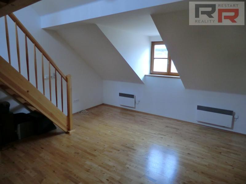 Pronájem bytu 1+1 62 m2