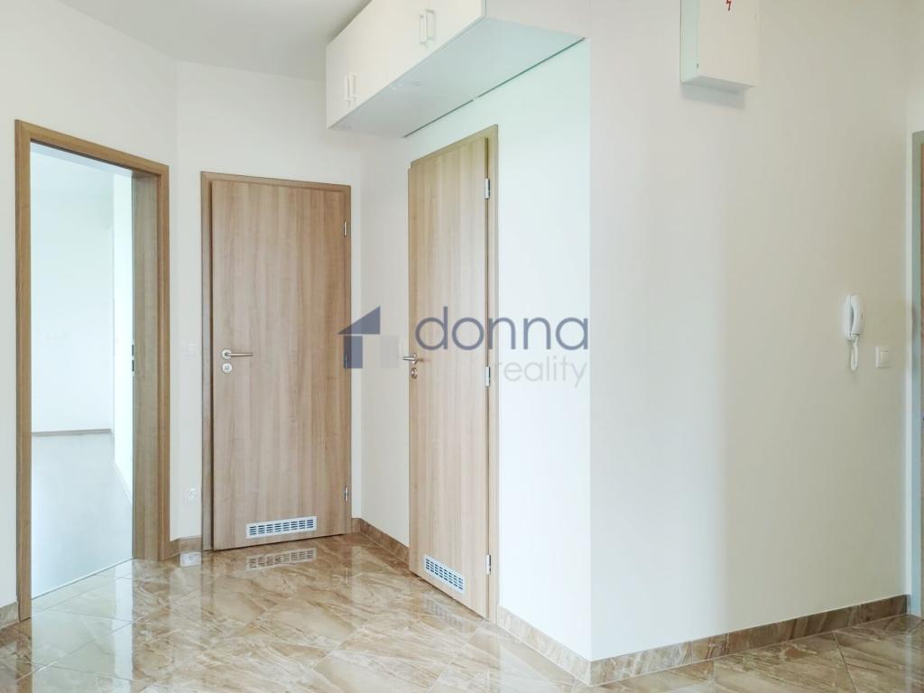 Pronájem bytu 4+kk 85 m2, Praha – náhled fotky 13