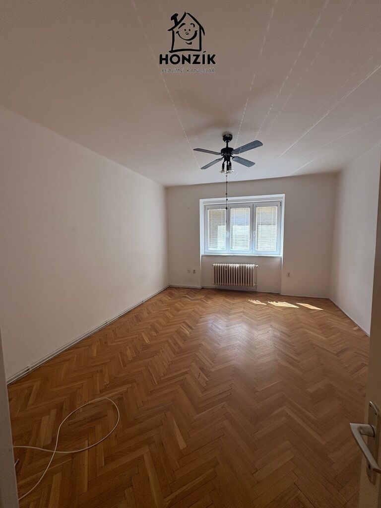Prodej bytu 2+1 74 m² – pohled 2