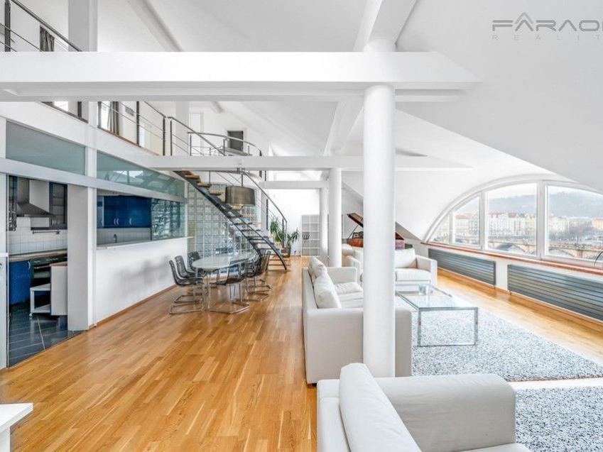Pronájem bytu 5+kk 250 m2